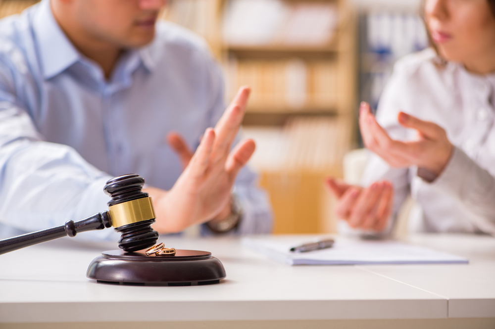 Top 5 Family Law Misconceptions: Debunking Divorce and Separation Myths Top 5 Family Law Misconceptions: Debunking Divorce and Separation Myths